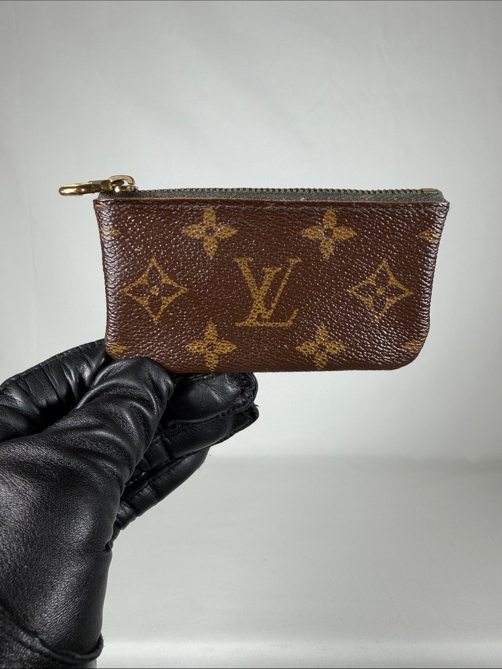 Authentic Louis Vuitton Monogram Key Cles